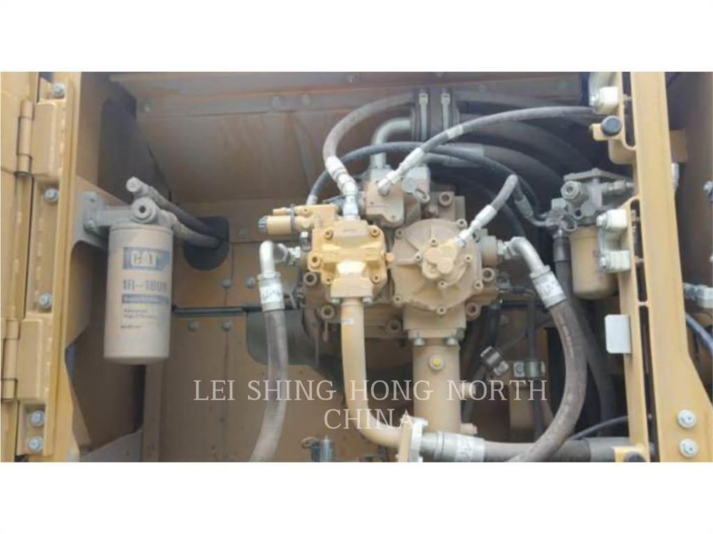 CAT 349D2L Pásové rýpadlá