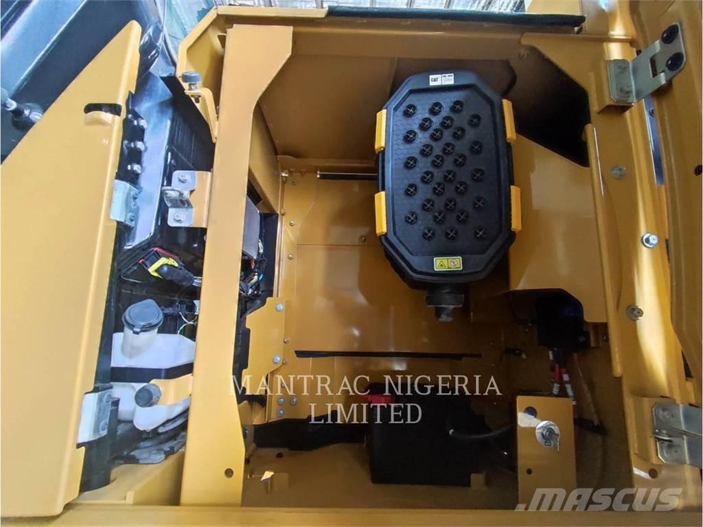 CAT 350-06 Pásové rýpadlá