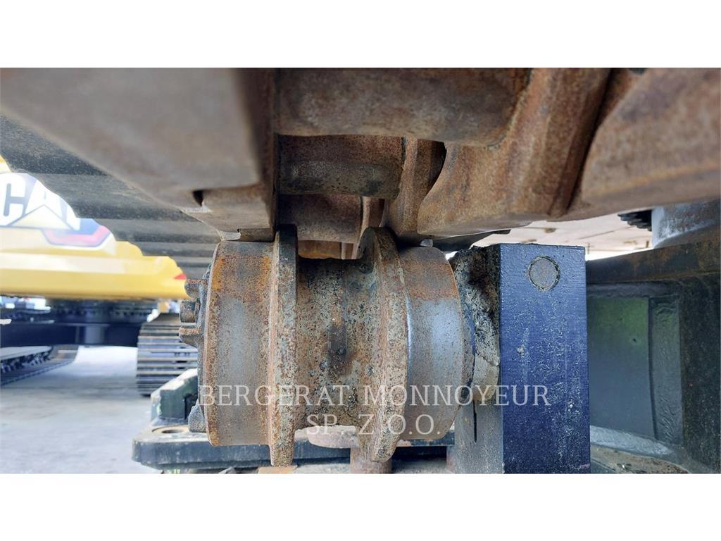 CAT 352 Pásové rýpadlá