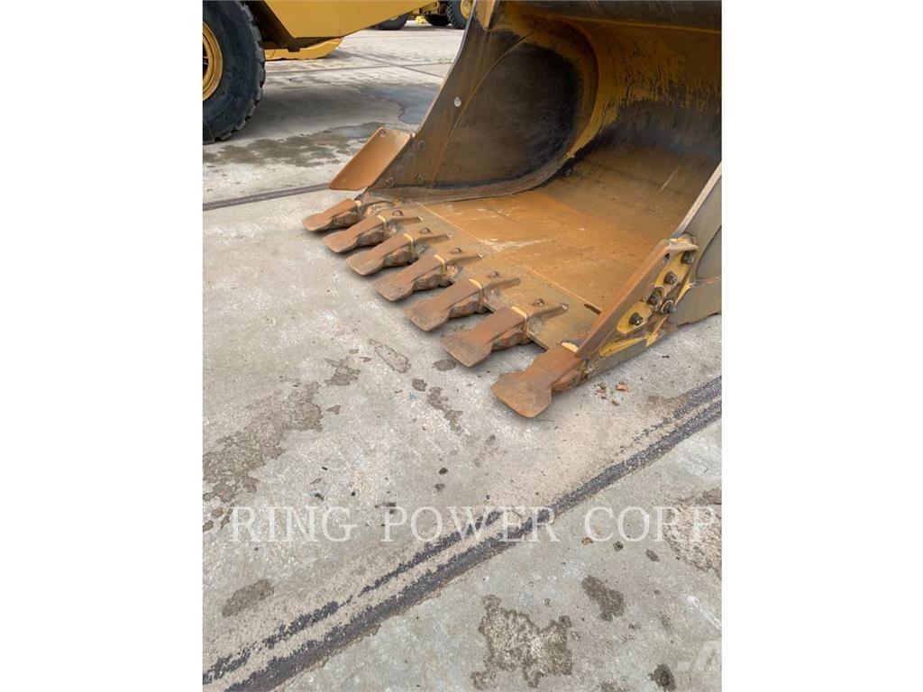 CAT 352-08 Pásové rýpadlá