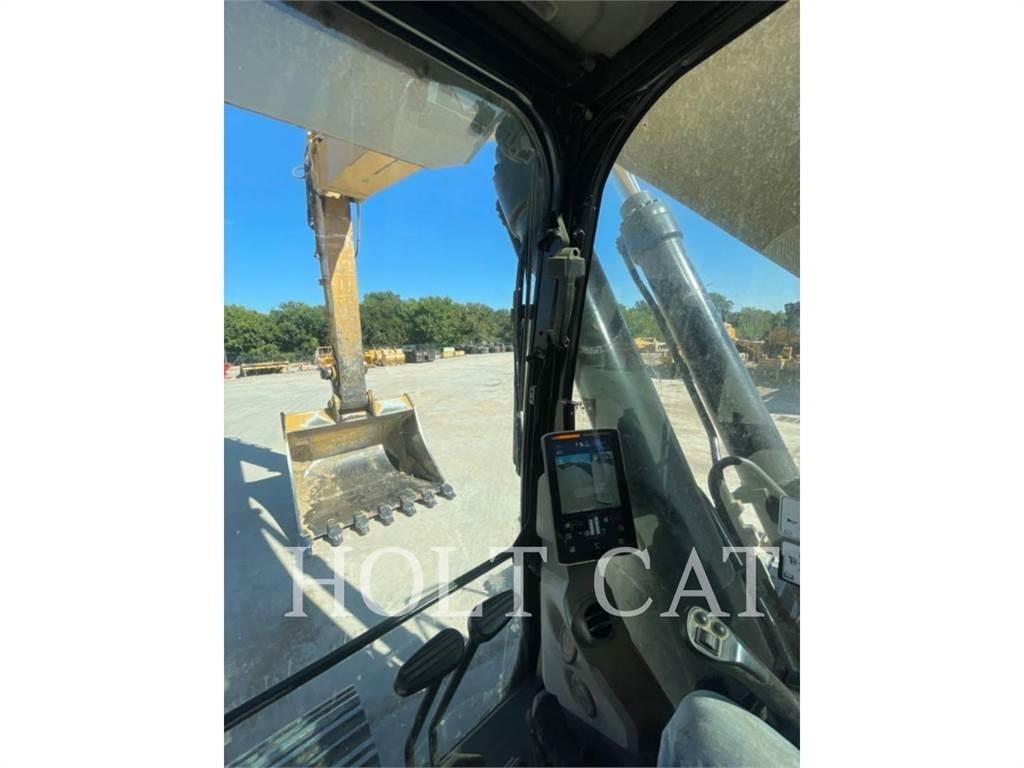 CAT 352 11 Pásové rýpadlá