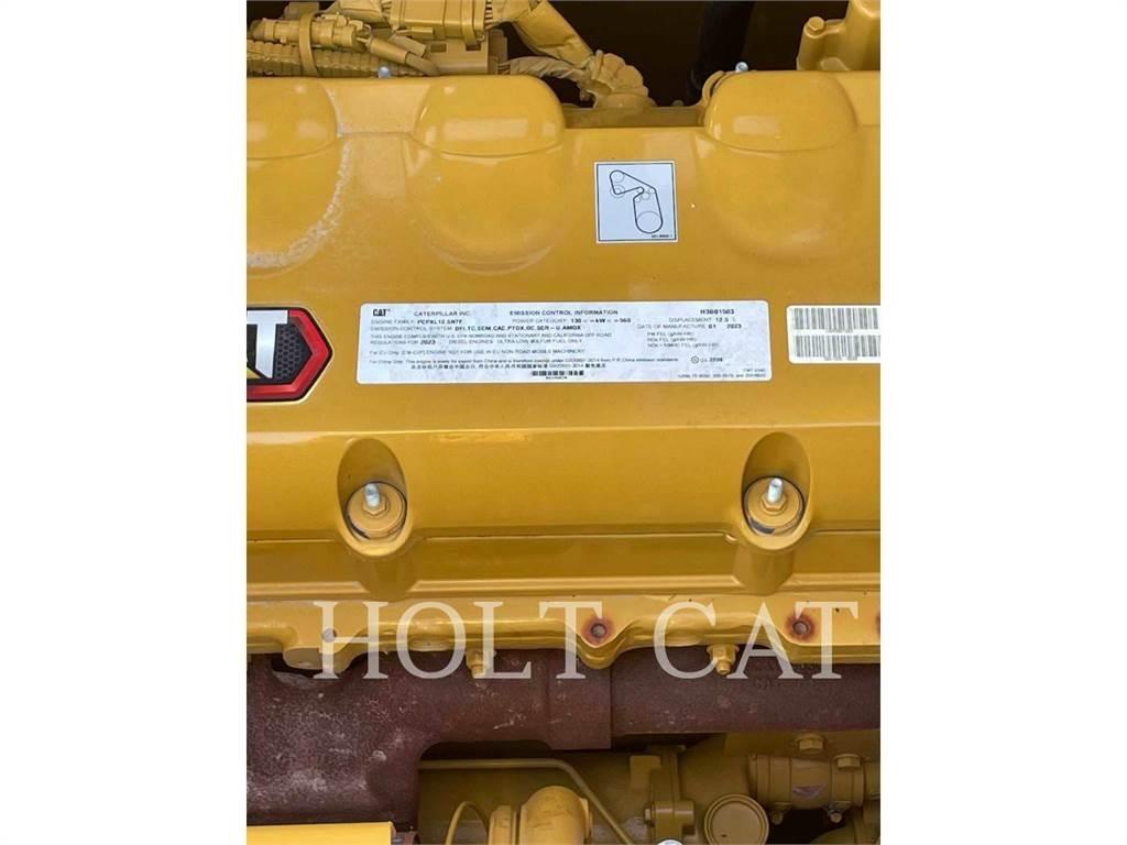 CAT 352 11 Pásové rýpadlá