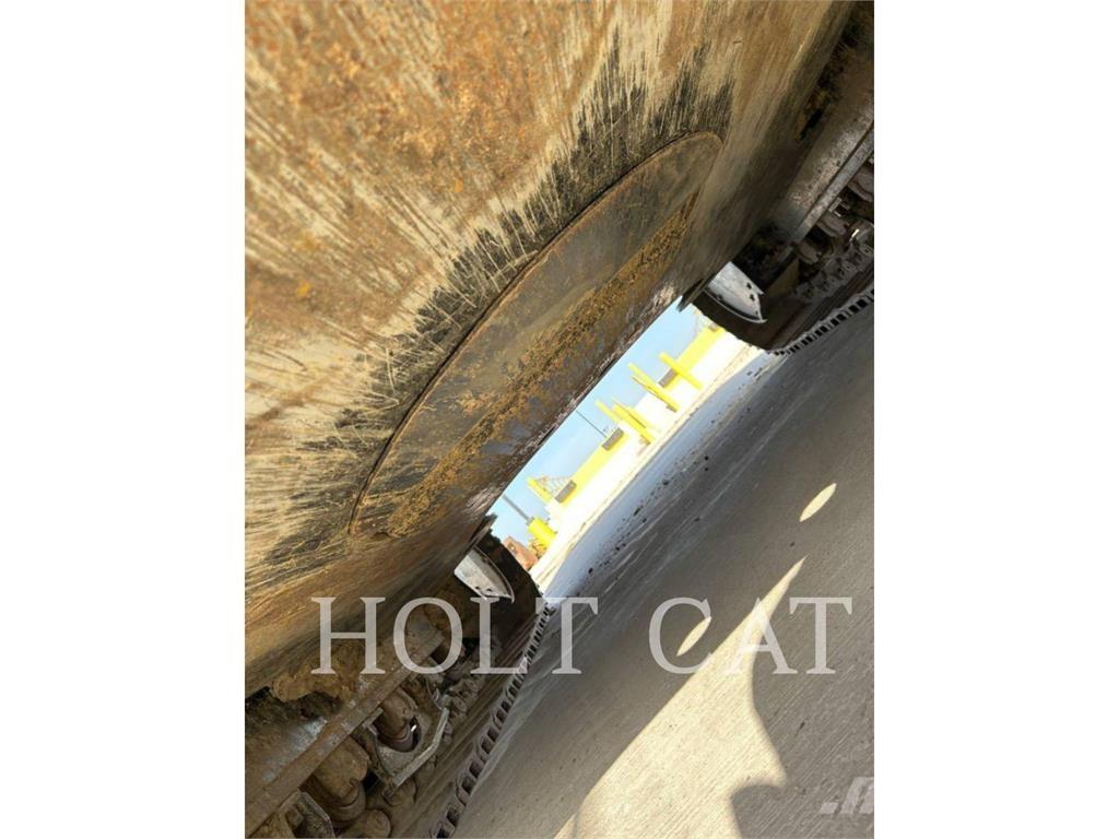 CAT 352 11 Pásové rýpadlá