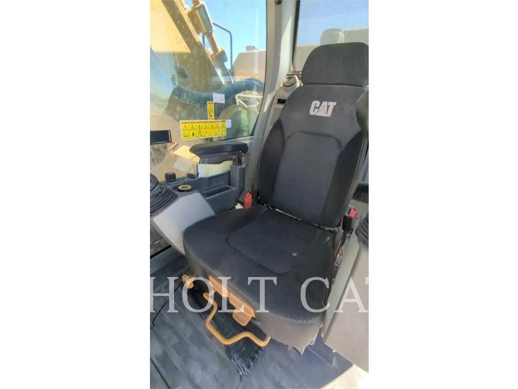 CAT 352 11 TC Pásové rýpadlá