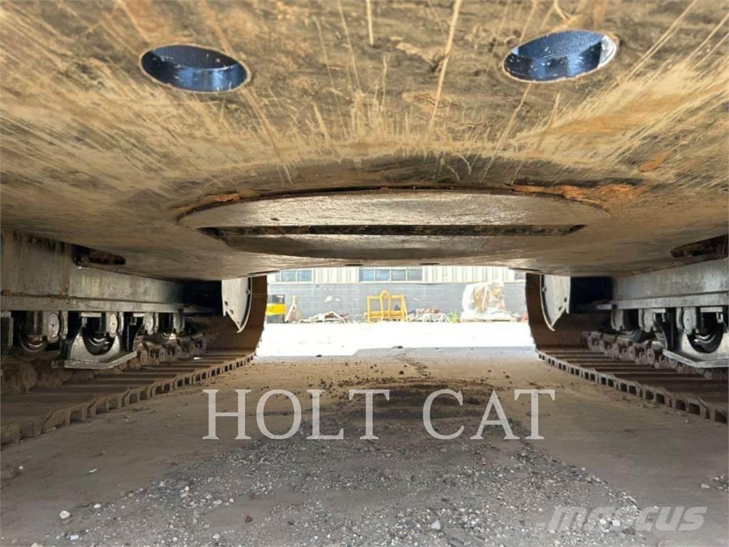 CAT 352 11 TC Pásové rýpadlá