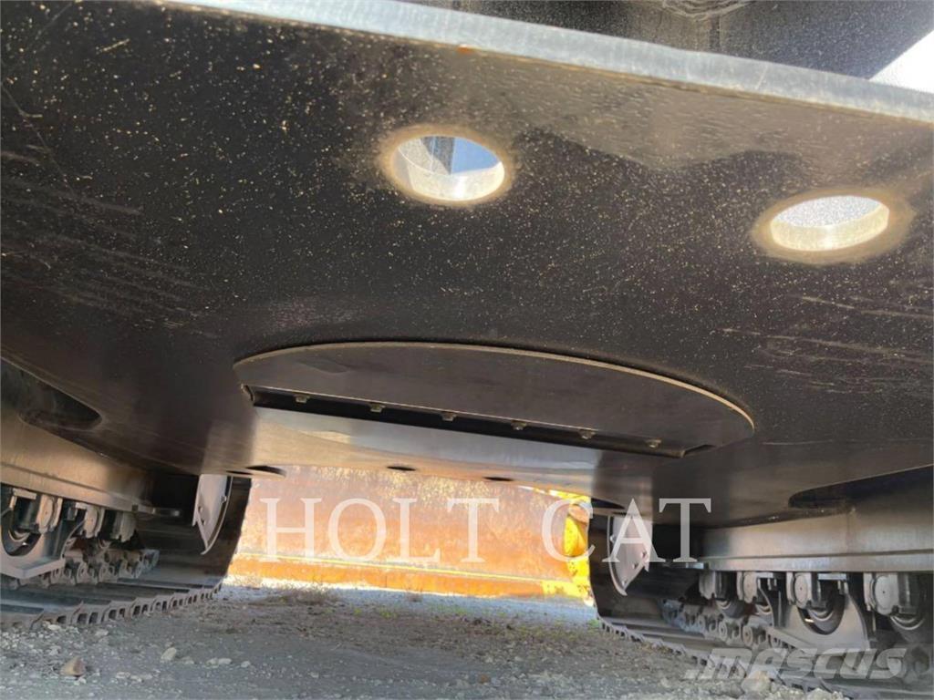 CAT 352 11 TC Pásové rýpadlá