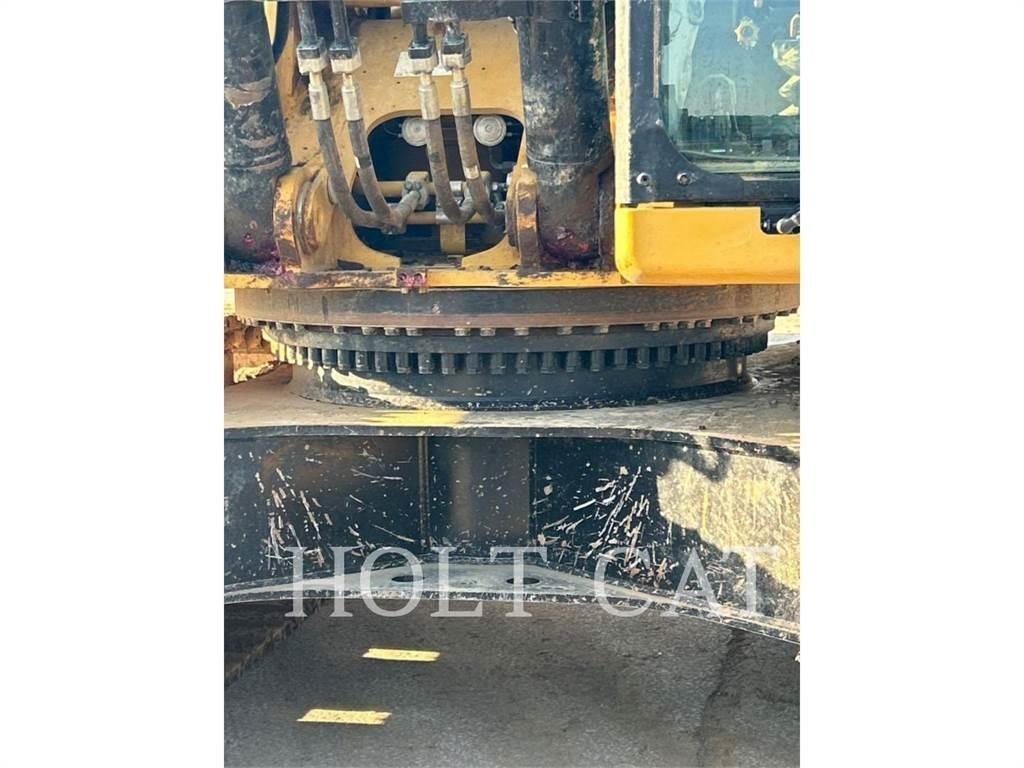 CAT 352 12 TC Pásové rýpadlá