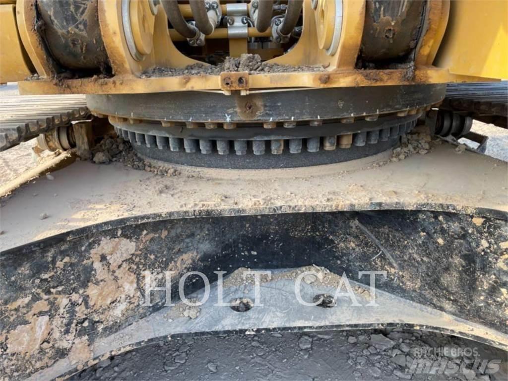 CAT 352 12 TC Pásové rýpadlá