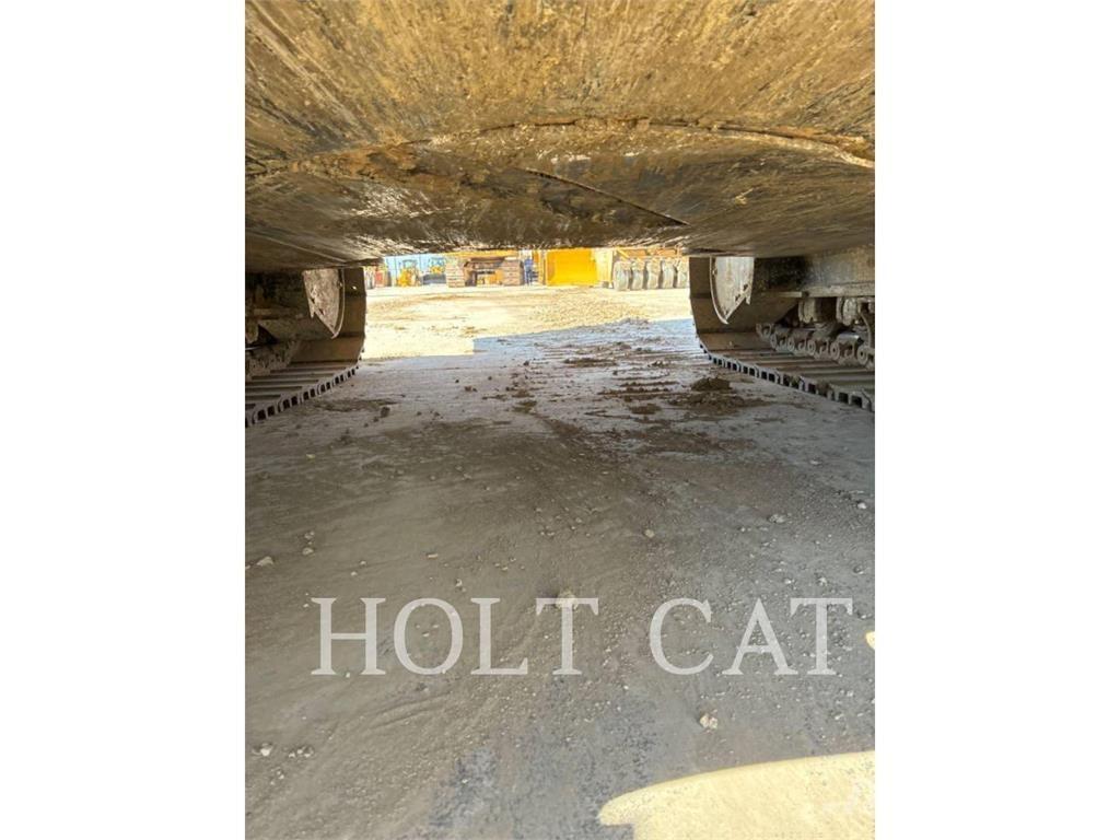 CAT 352 12 TC Pásové rýpadlá