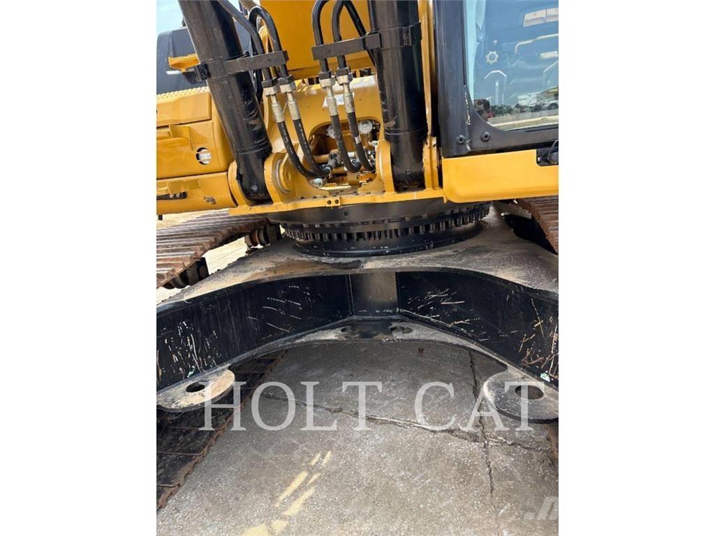 CAT 352 12 TC Pásové rýpadlá