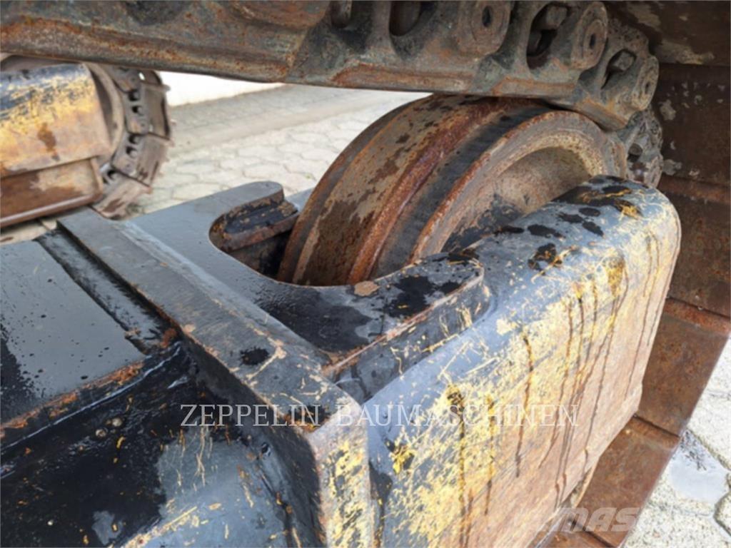 CAT 352FL Pásové rýpadlá