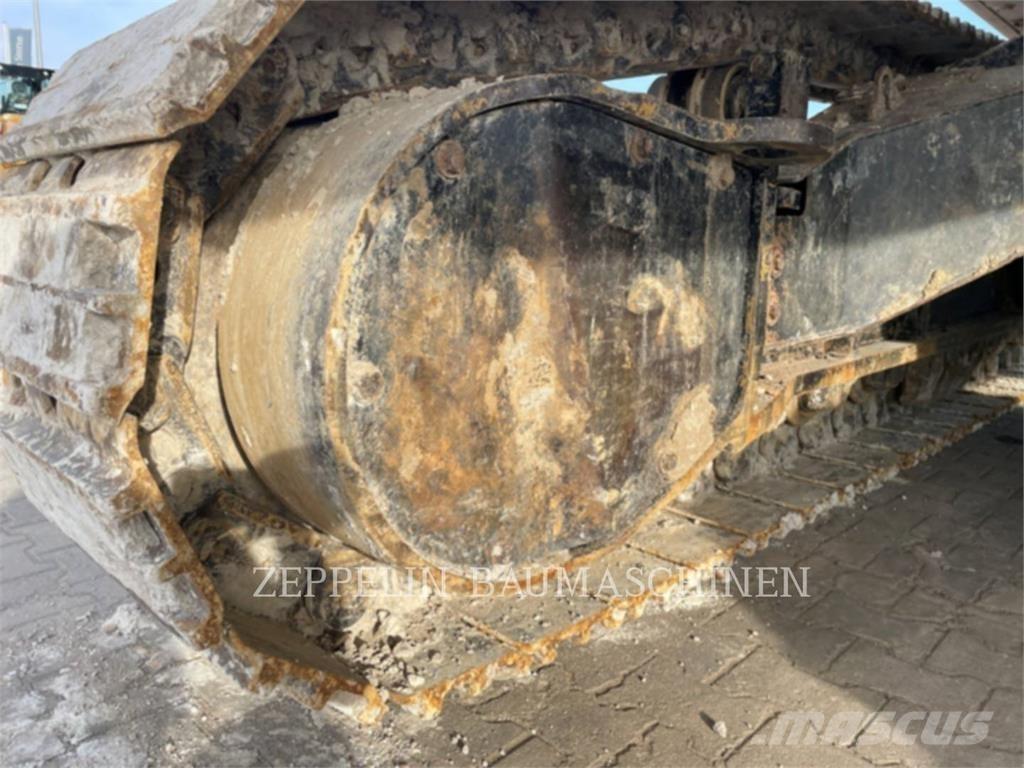 CAT 352FL Pásové rýpadlá