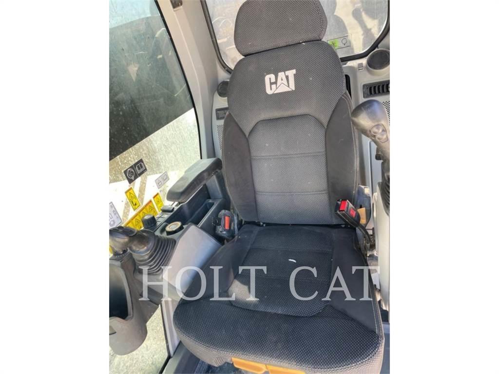 CAT 374 Pásové rýpadlá