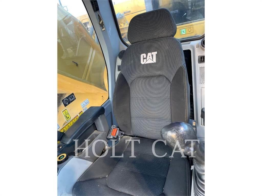CAT 374 Pásové rýpadlá
