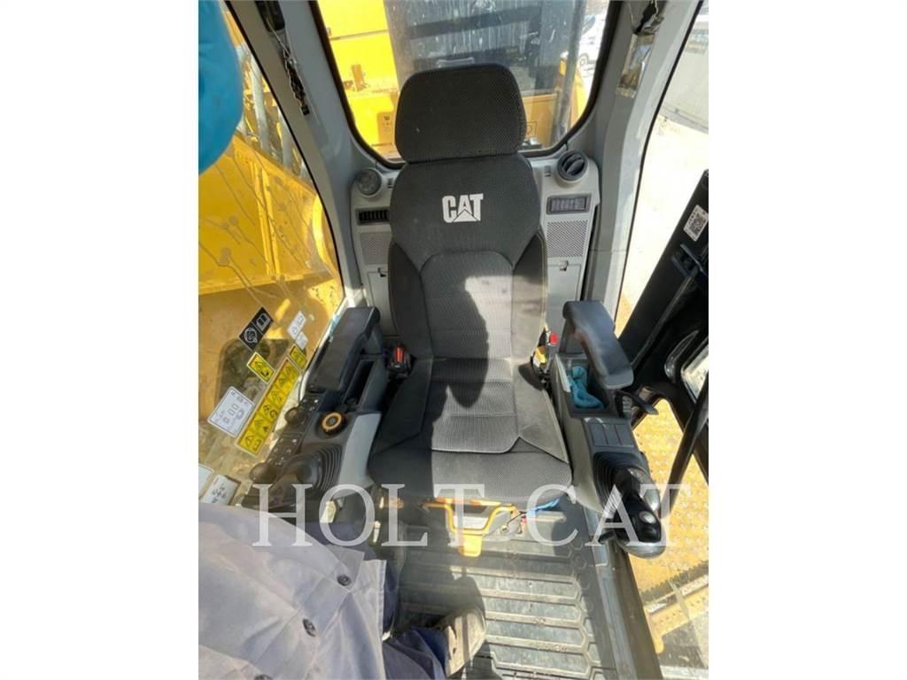 CAT 374 Pásové rýpadlá