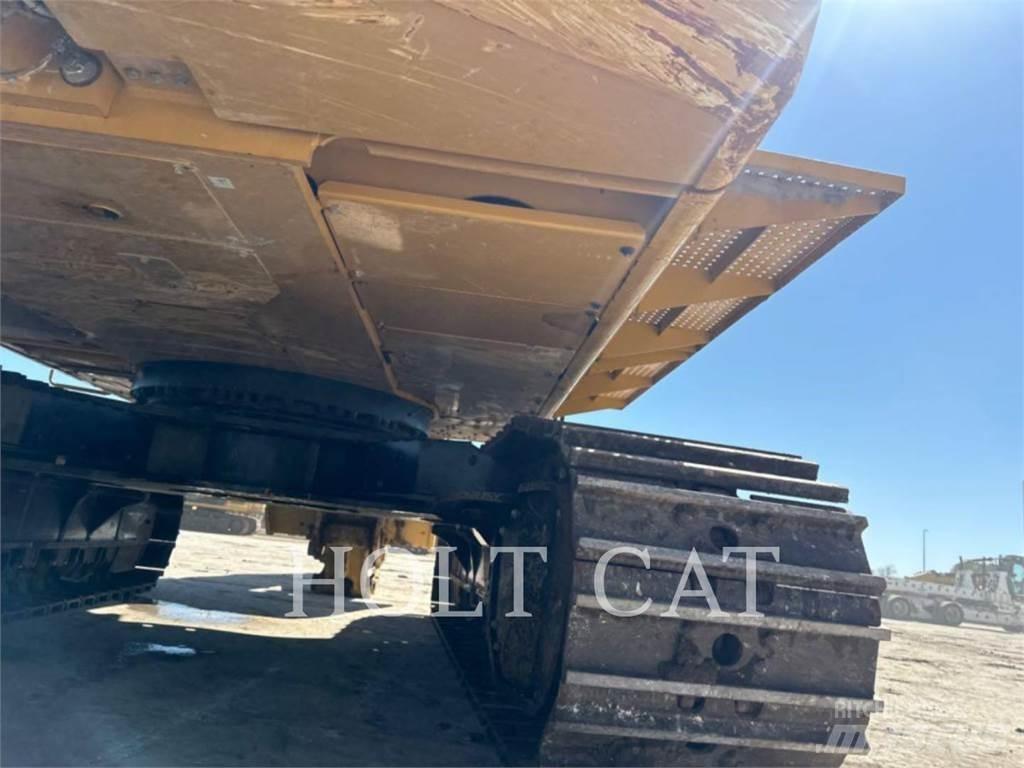 CAT 374 Pásové rýpadlá