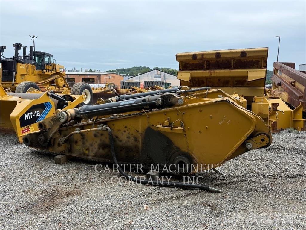 CAT 374-07 Pásové rýpadlá