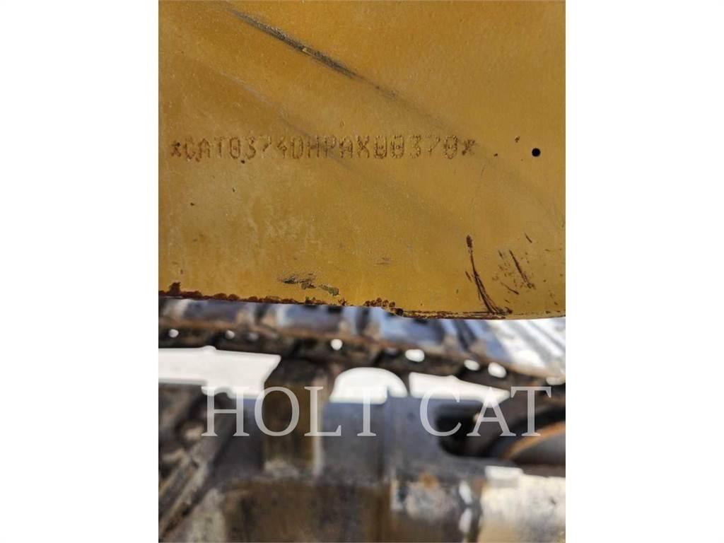 CAT 374DL Pásové rýpadlá