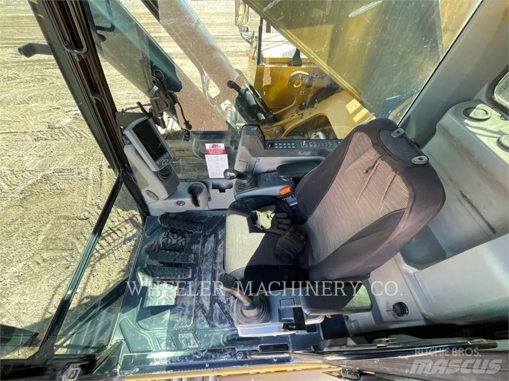 CAT 374F Pásové rýpadlá