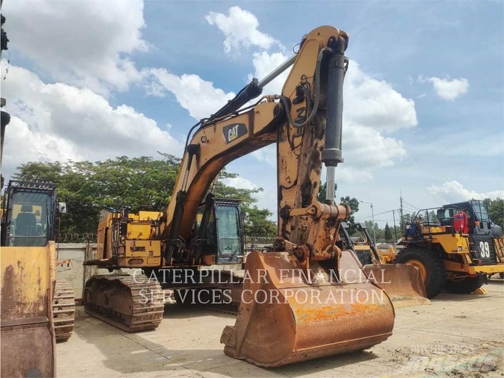 CAT 374F Pásové rýpadlá