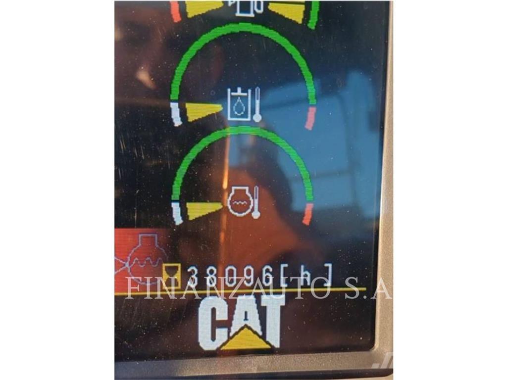 CAT 390DL Pásové rýpadlá