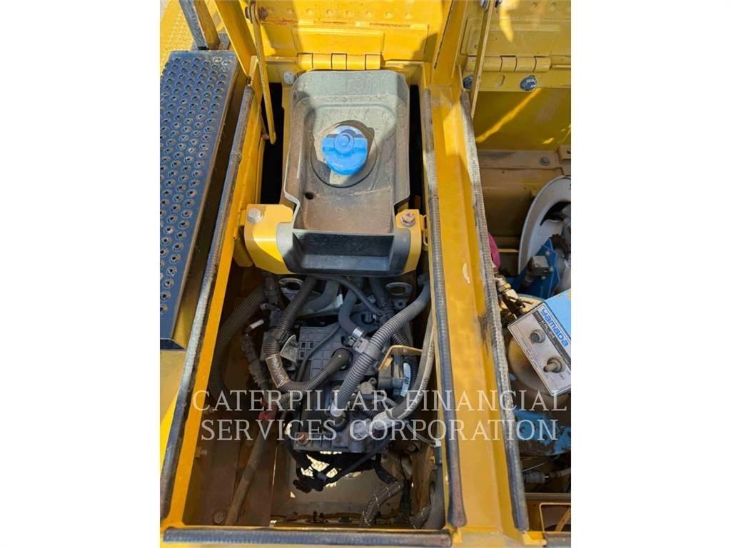 CAT 390FL Pásové rýpadlá