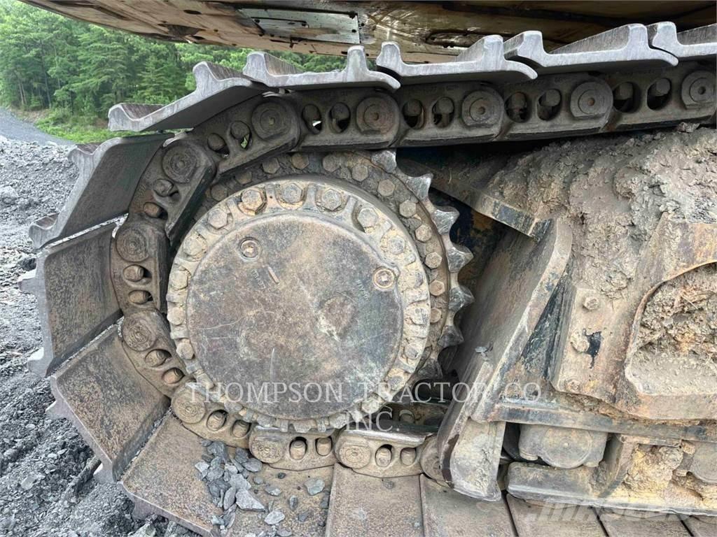 CAT 390FL Pásové rýpadlá