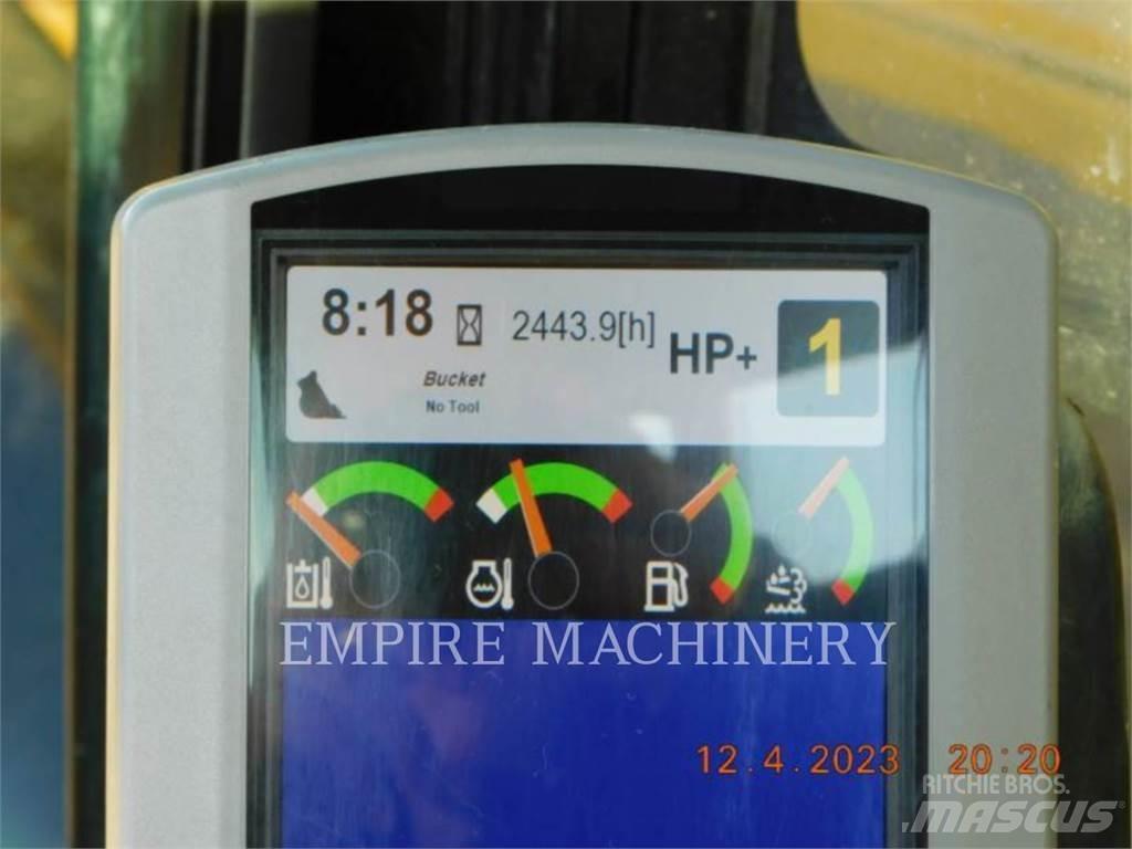 CAT 390FL GP P Pásové rýpadlá