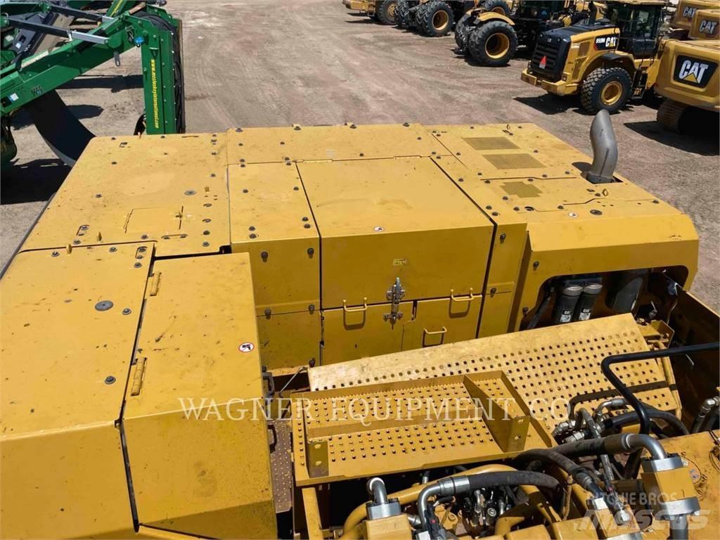 CAT 395 Pásové rýpadlá