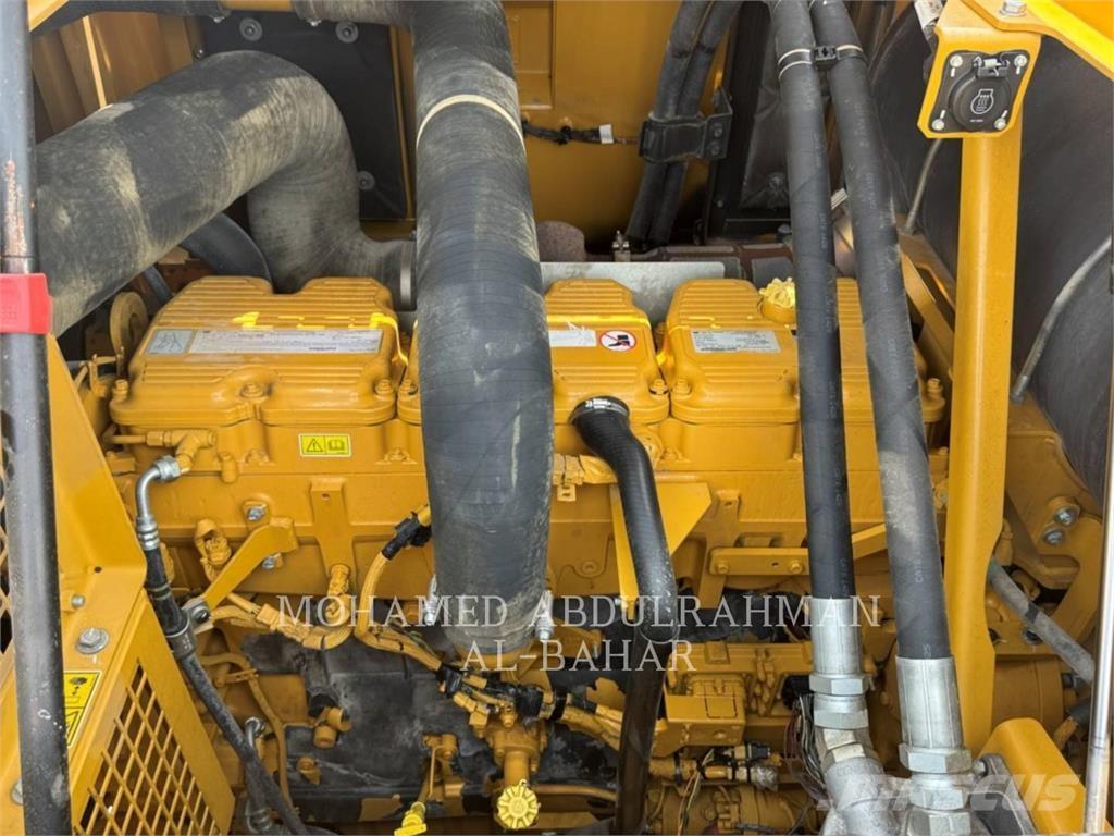 CAT 395 Pásové rýpadlá