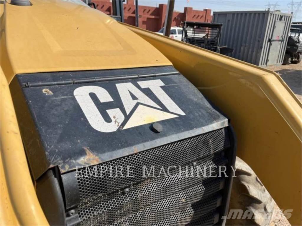 CAT 415F2 IL Kolesové nakladače
