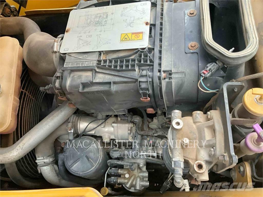 CAT 420F A Rýpadlo-nakladače