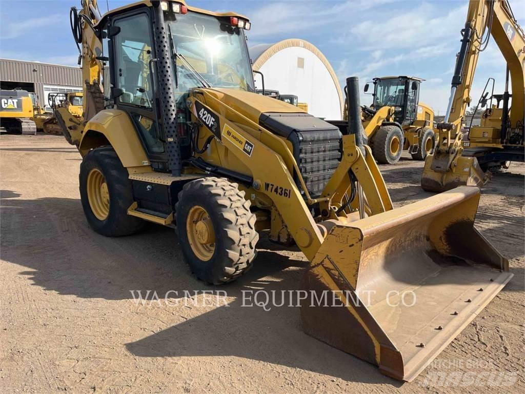 CAT 420F2 4WDE Rýpadlo-nakladače