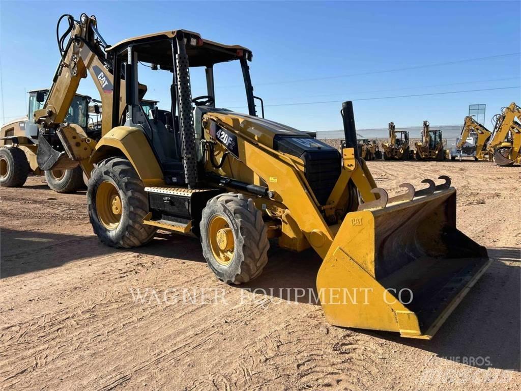 CAT 420F2 4WDE Rýpadlo-nakladače