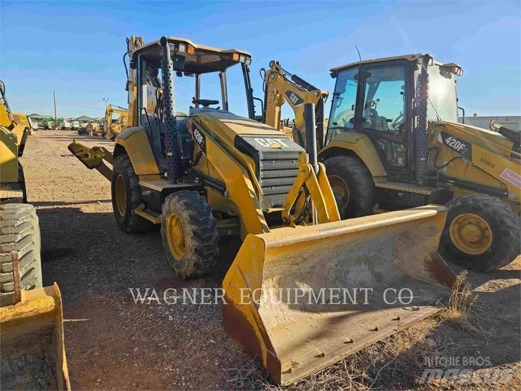 CAT 420F2 4WDS Rýpadlo-nakladače