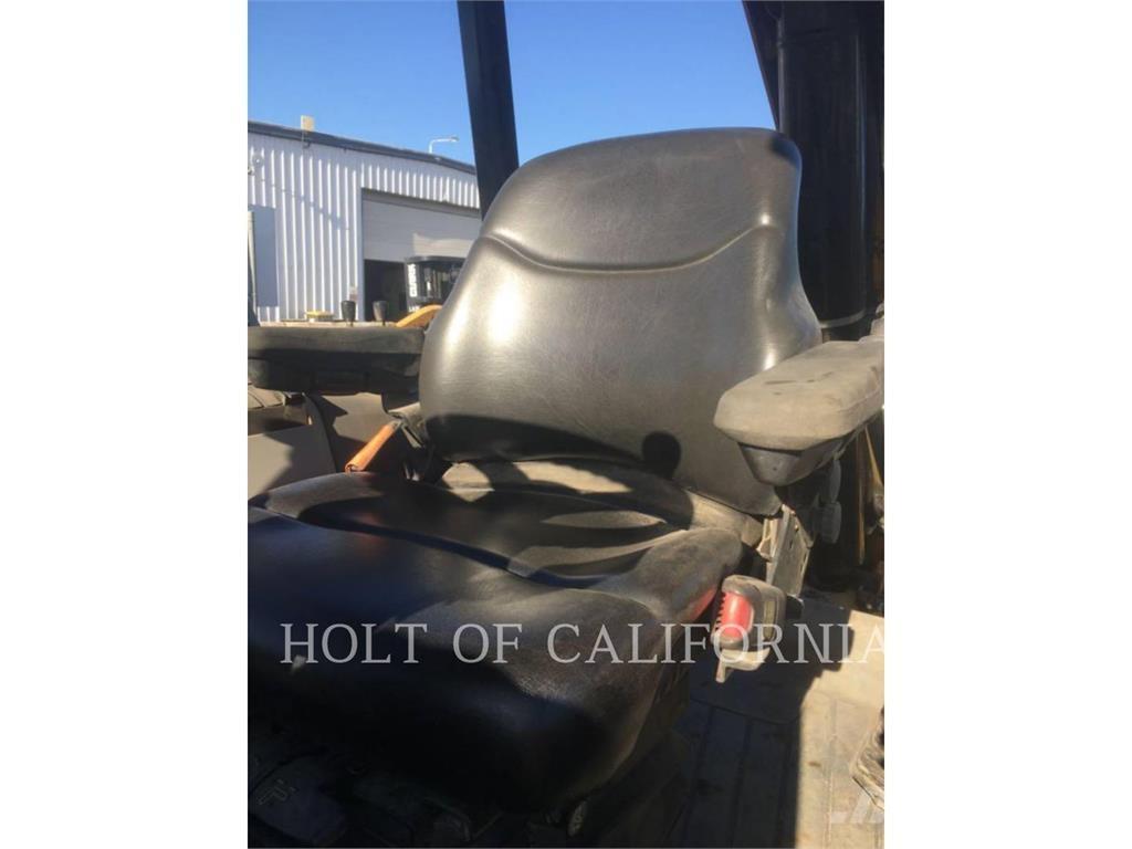 CAT 430 Rýpadlo-nakladače