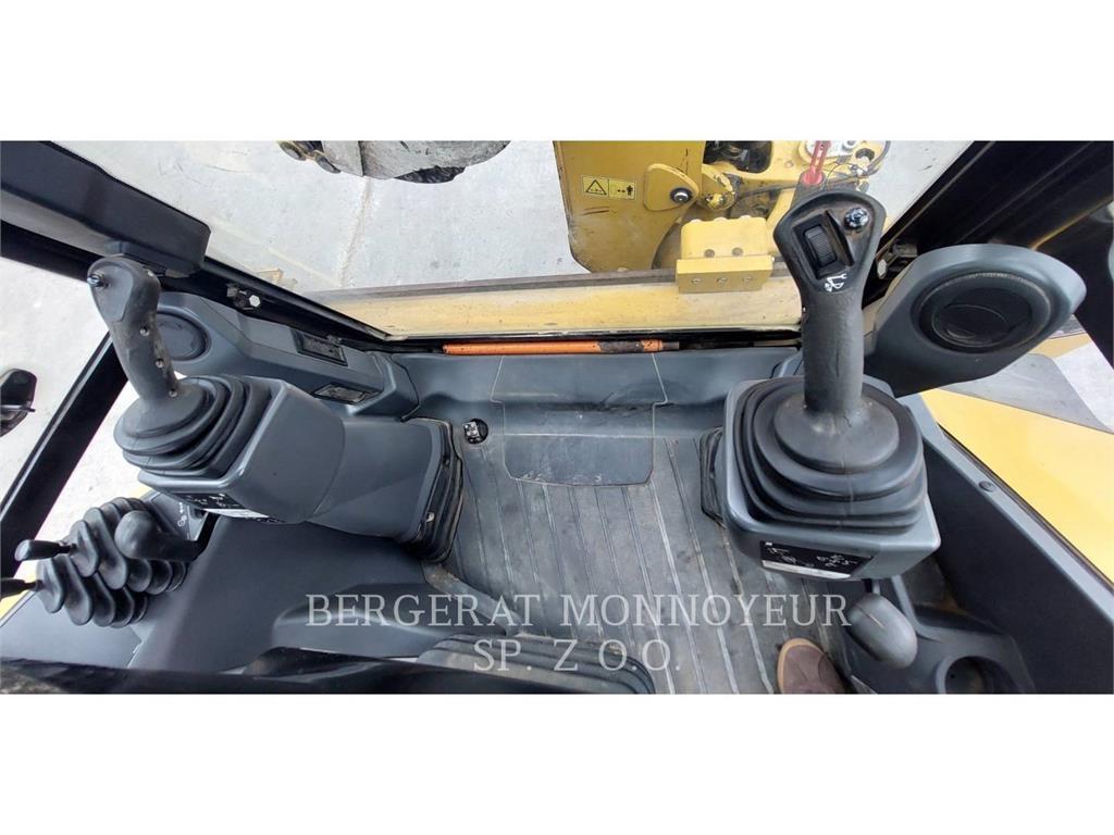 CAT 432F2 Rýpadlo-nakladače