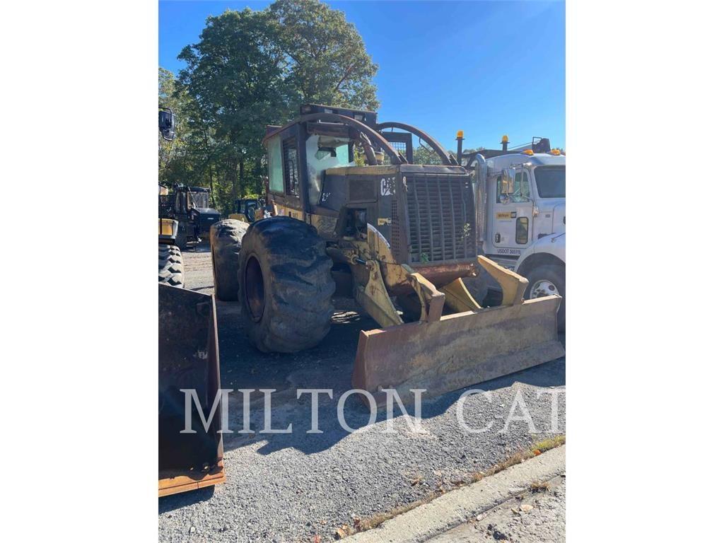 CAT 525B Skiddery