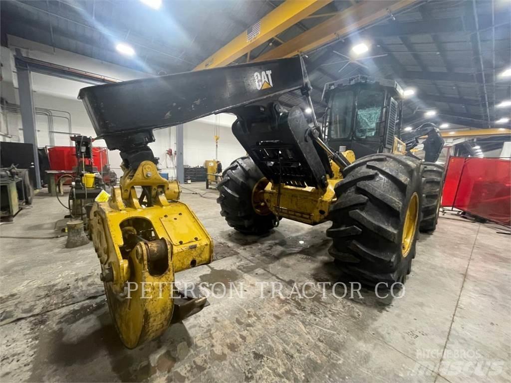 CAT 525D Skiddery