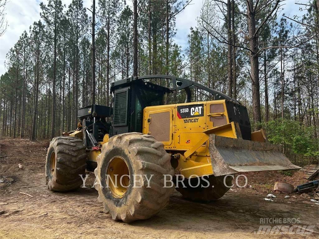 CAT 535D Skiddery