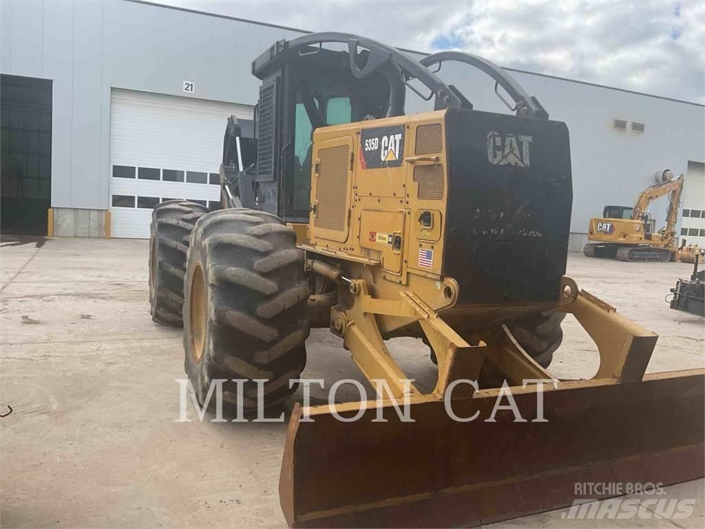 CAT 535D Skiddery