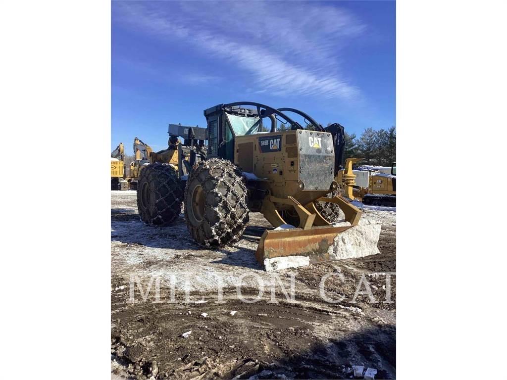 CAT 545D Skiddery