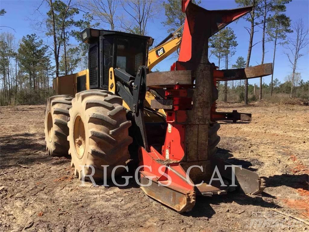 CAT 563C Stínacie harvestory