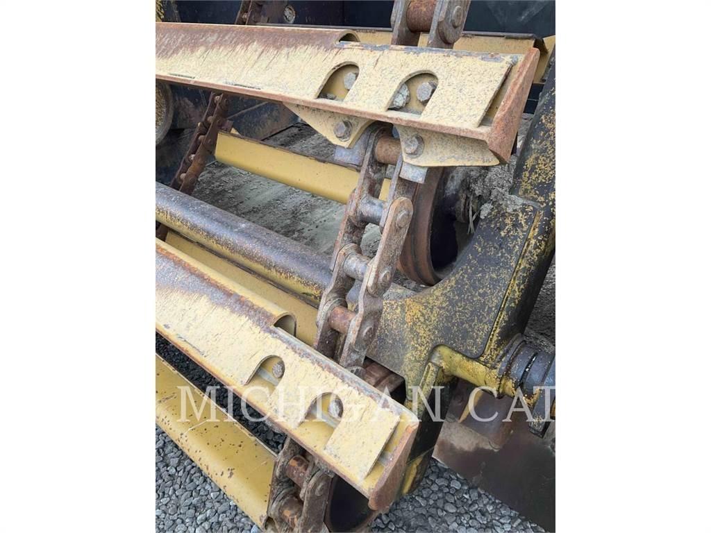 CAT 615C Skrejpre