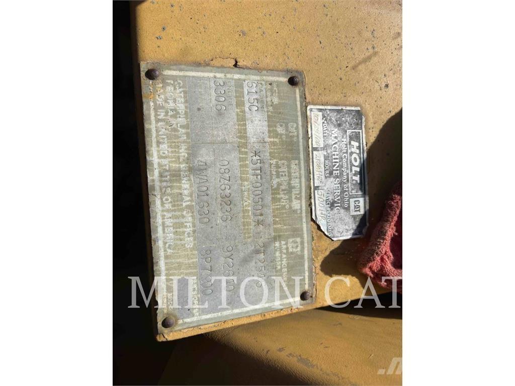 CAT 615C Skrejpre