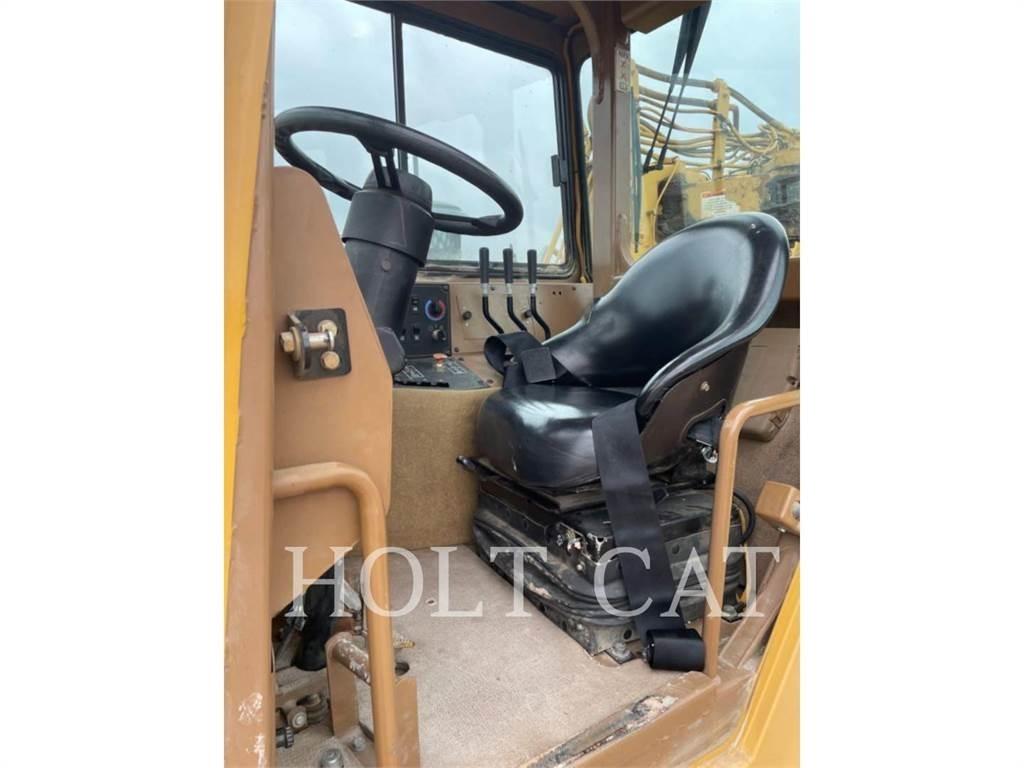 CAT 615C II Skrejpre
