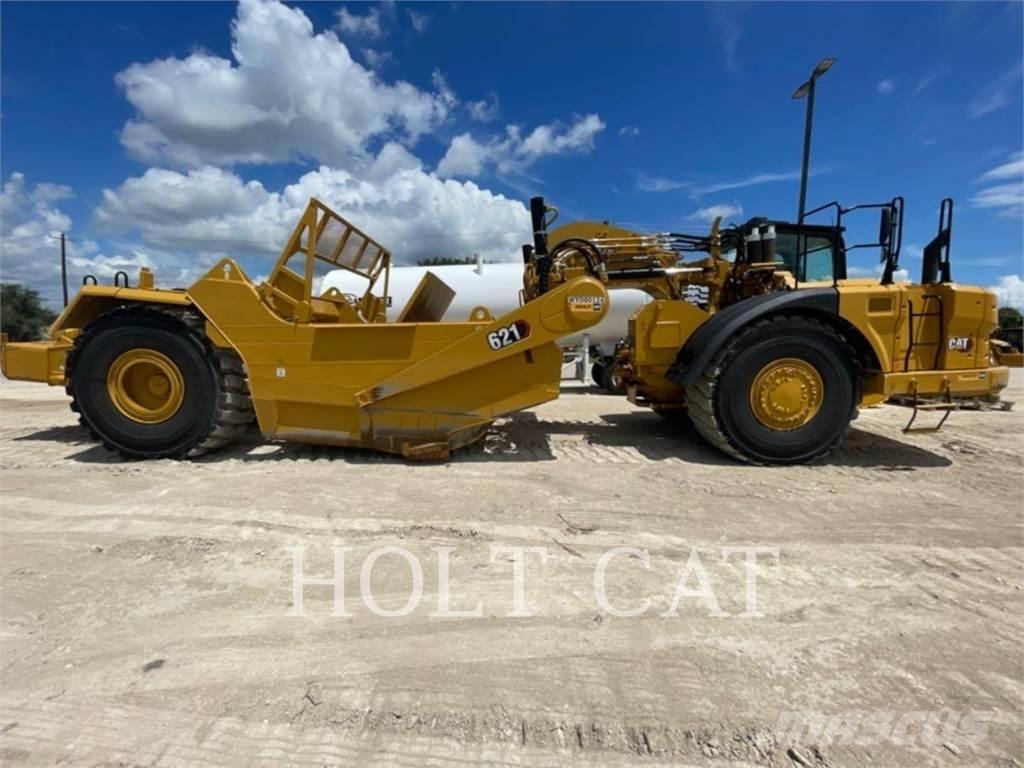 CAT 621 Skrejpre