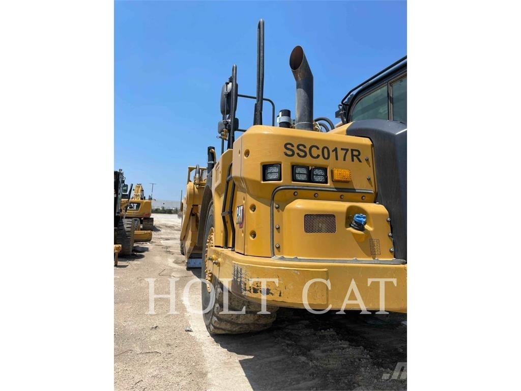 CAT 621 Skrejpre