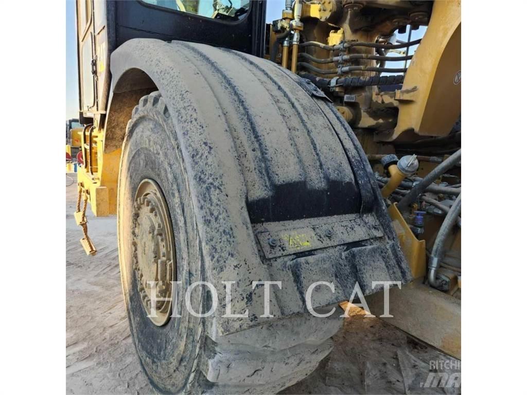 CAT 621K Skrejpre