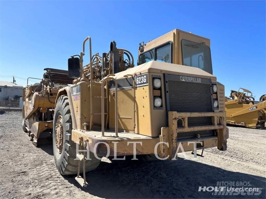 CAT 623G Skrejpre